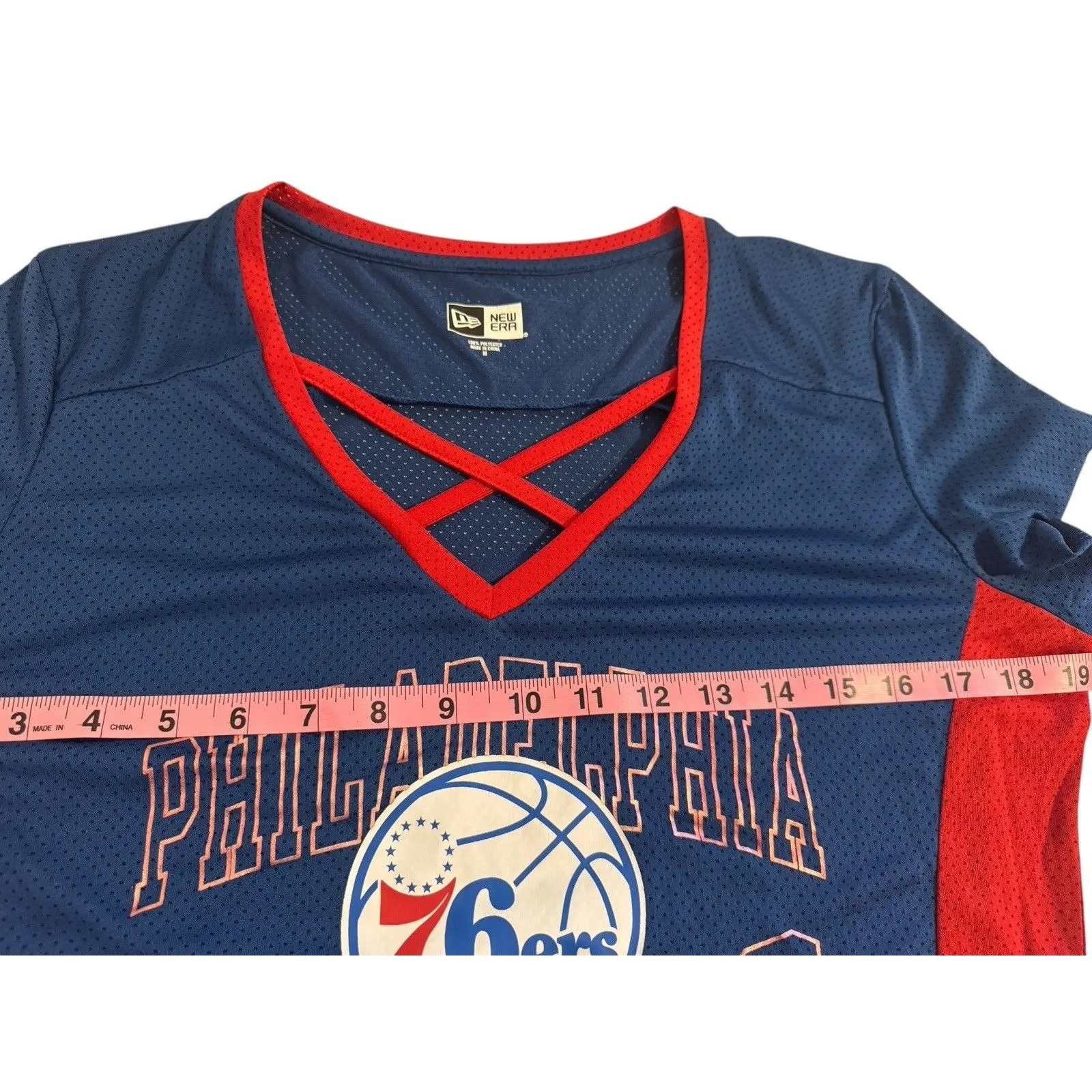 Women’s New Era Philadelphia 76ersBasketball Vneck Jersey Top Size Medium EUC Blue - Image 5