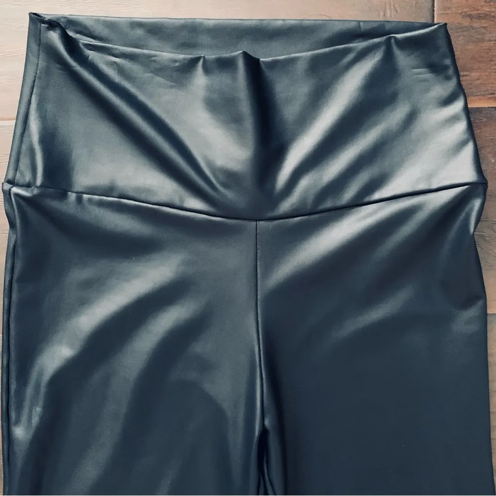 Women’s Sexy Rocker Platinum Black Faux Leather Leggings | Size: S - Image 5