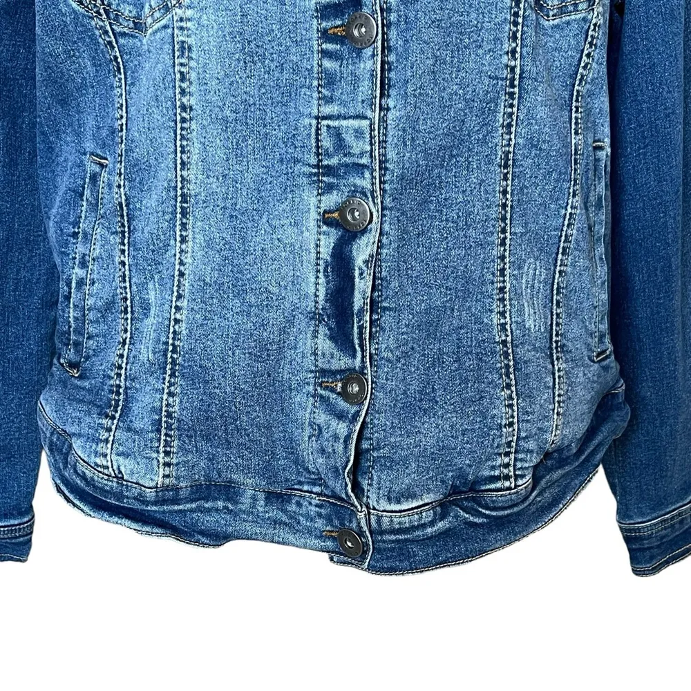 Torrid  Women’s Trucker Blue Denim Jacket Plus Size 2 Button Front Stretch - Image 3