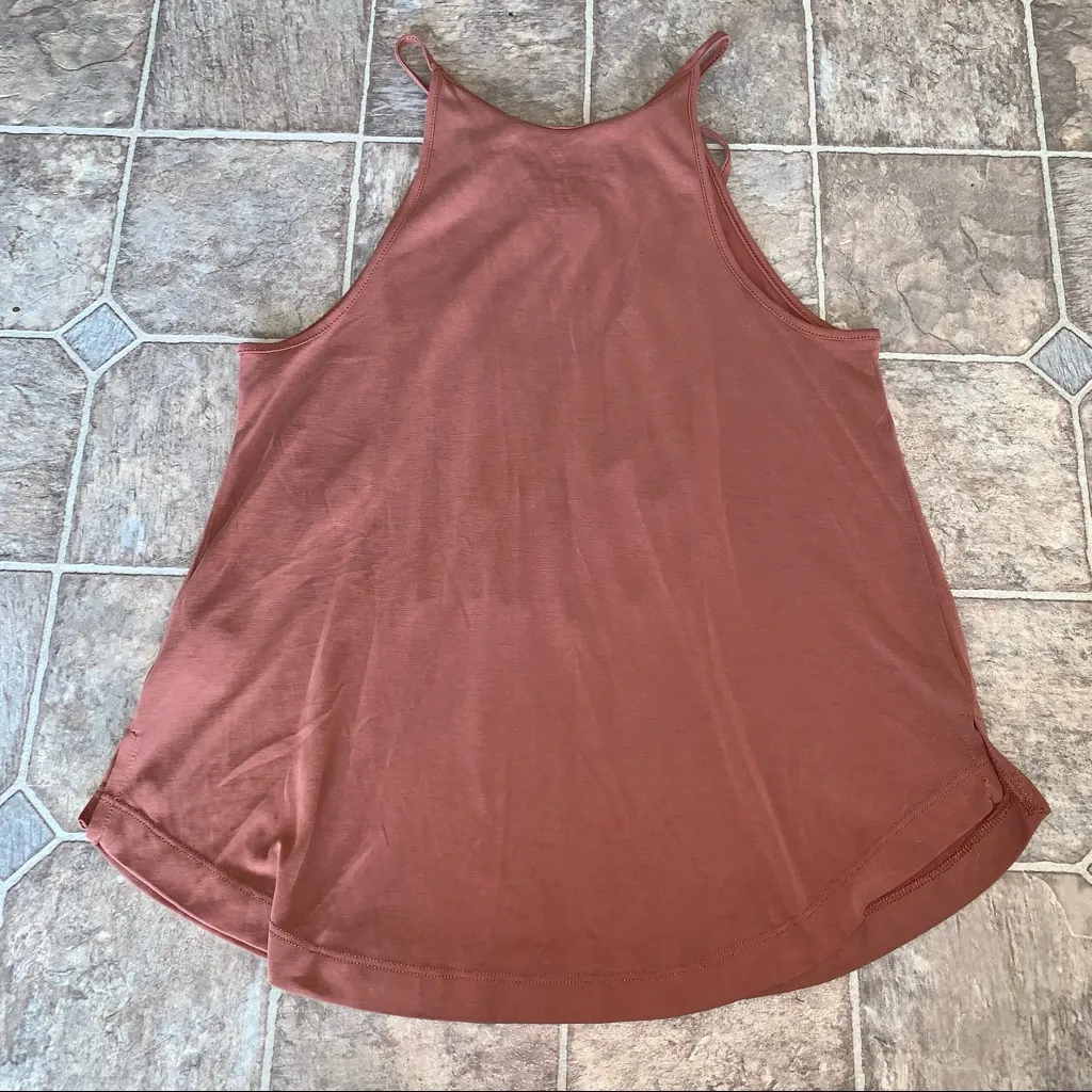 American Eagle Soft & Sexy Tank Top Tassels // Work Casual Summer Vacation - Image 2