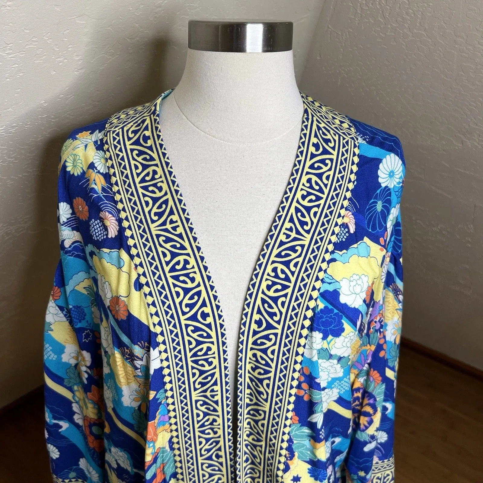 Soft Surroundings Topper Kimono S/M Royale Blue Pyrenees Vibrant Florals Boho - Image 4