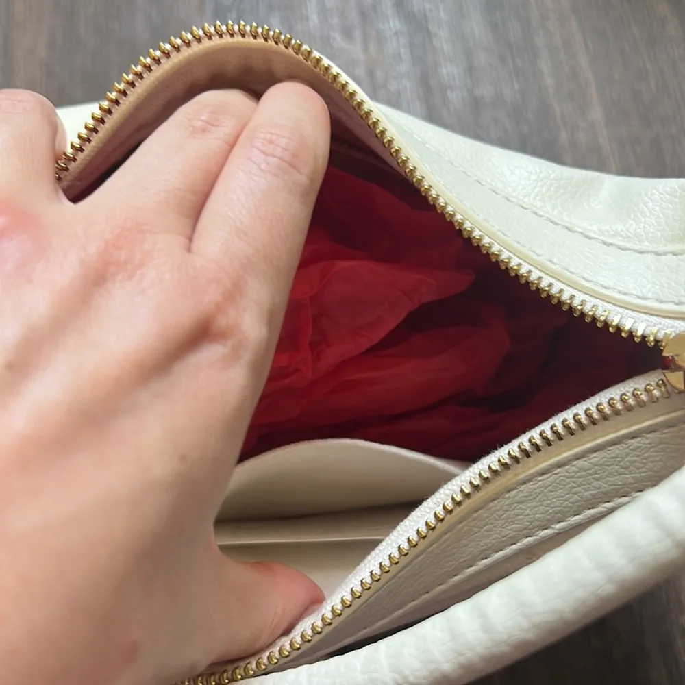 TIE KNOT CROISSANT BAG - Image 8