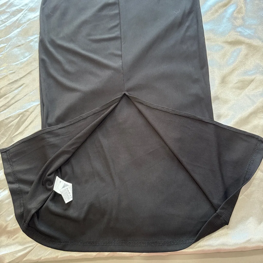 Elegant Black Cut-Out Midi Dress - Image 9