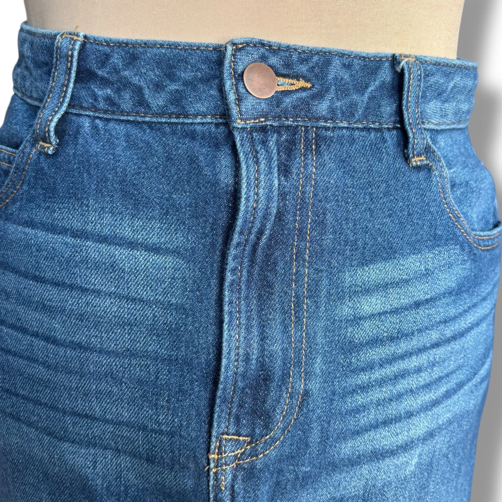 Time and Tru Denim Midi Skirt Size 8 Dark Wash Frayed Hem Patchwork Retro Blue - Image 3