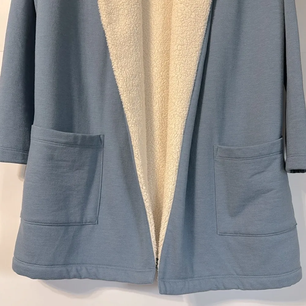 Women's  Faux Sherpa Lined Cabin Cardigan Blue/Cream EUC Size S - Image 5
