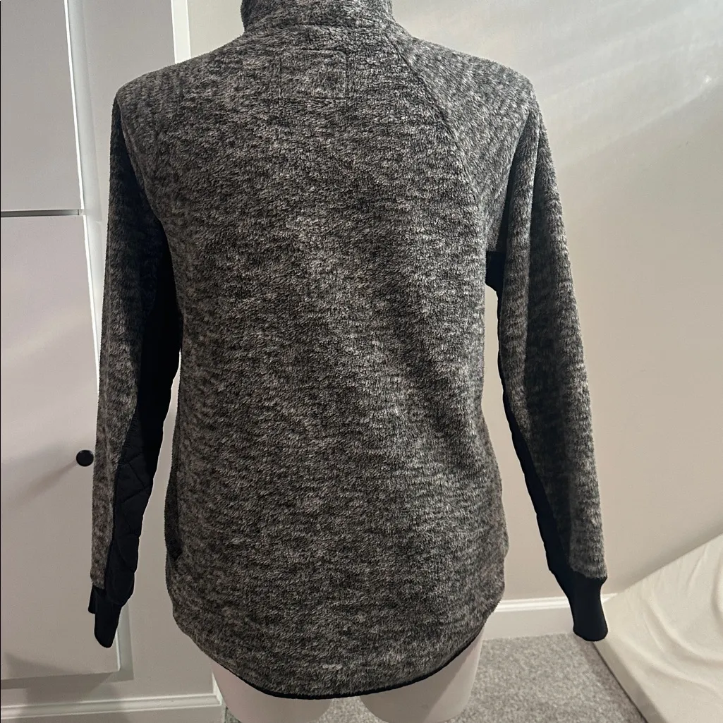 Abercrombie & Fitch black and gray comfy pull over‎ jacket size Large - Image 4