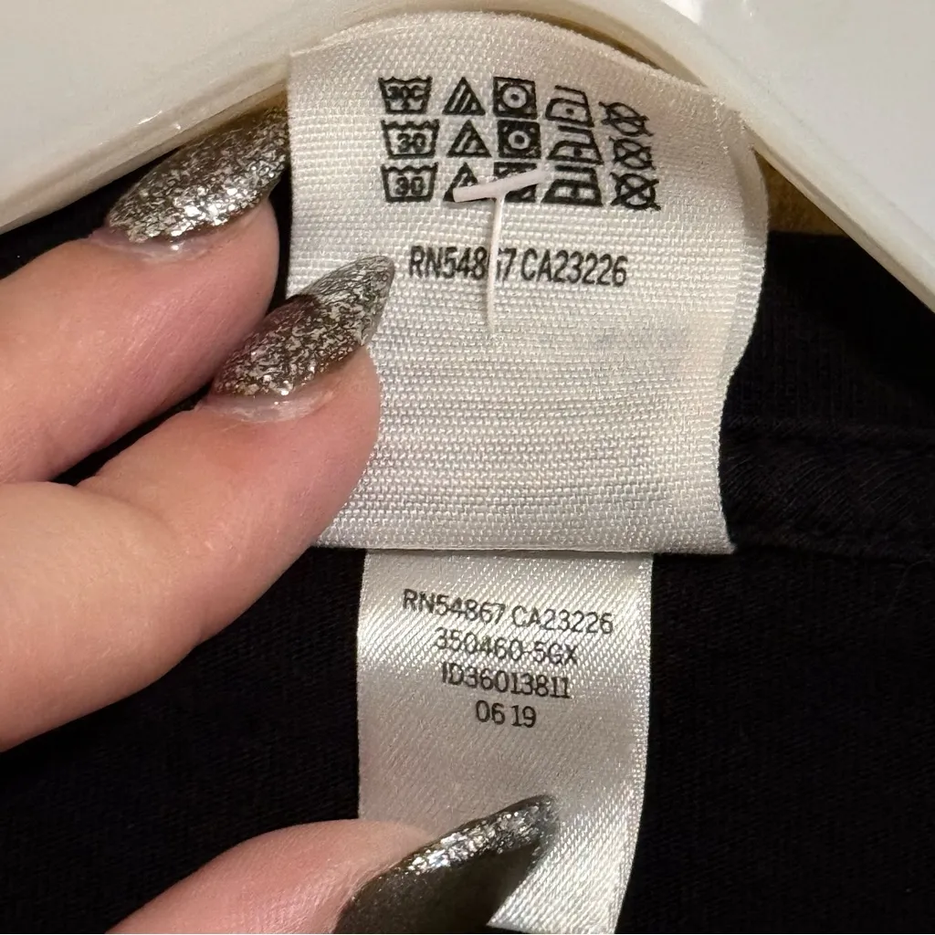 PINK Victoria's Secret Floral Long Sleeve Pocket Tee Size Medium - Image 15