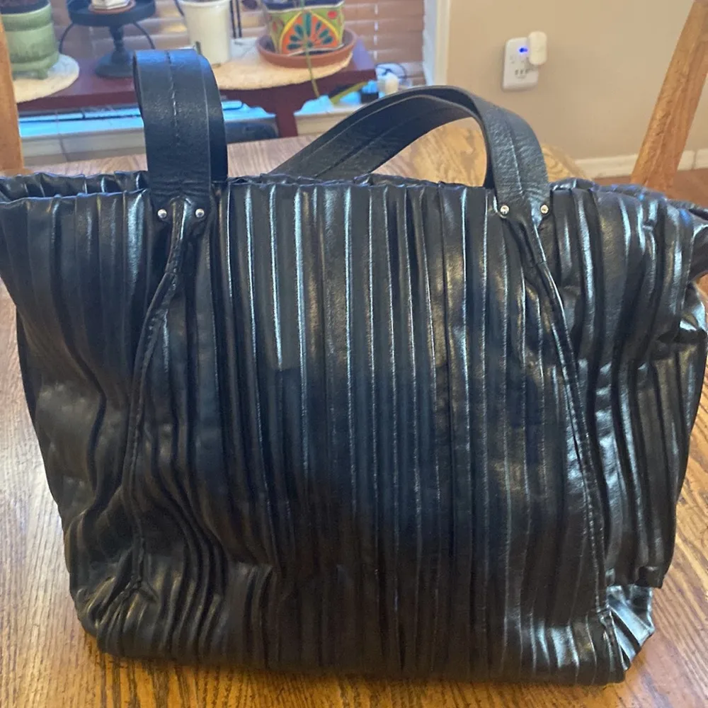 Calvin Klein  handbag/purse/tote - Image 2