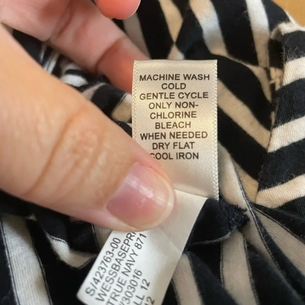 Banana Republic Women's Black/White Striped Long Sleeve Shirt Size Large - Image 6