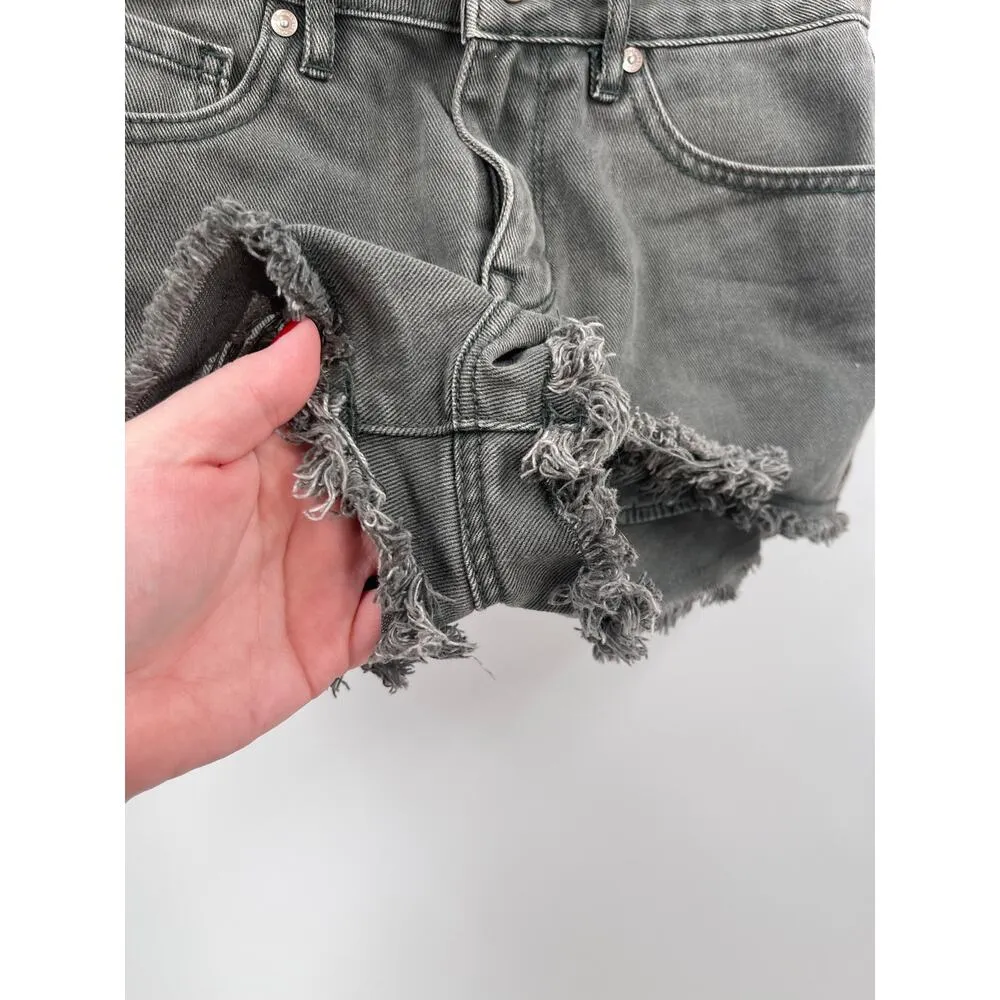 Bullhead Grey Wash Distressed High Rise Short Size 7 Gray - Image 3