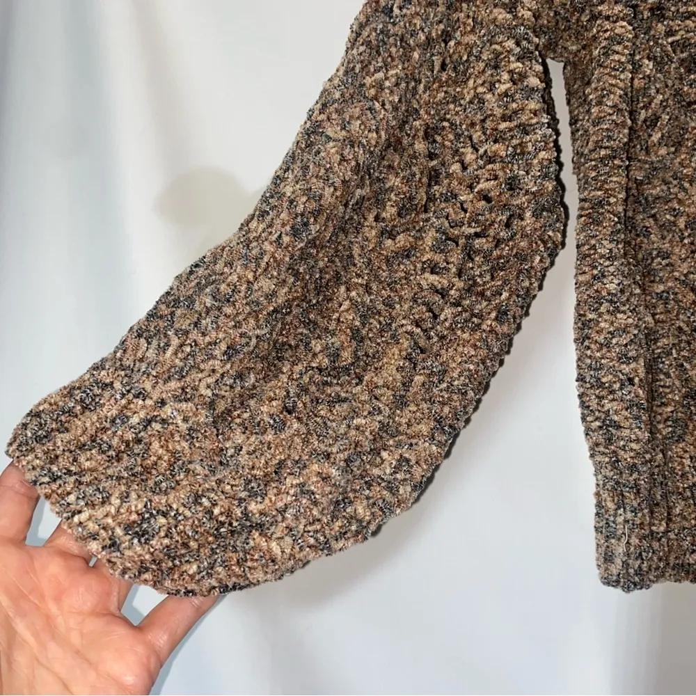 Kori Sweater Women’s Small - Image 4