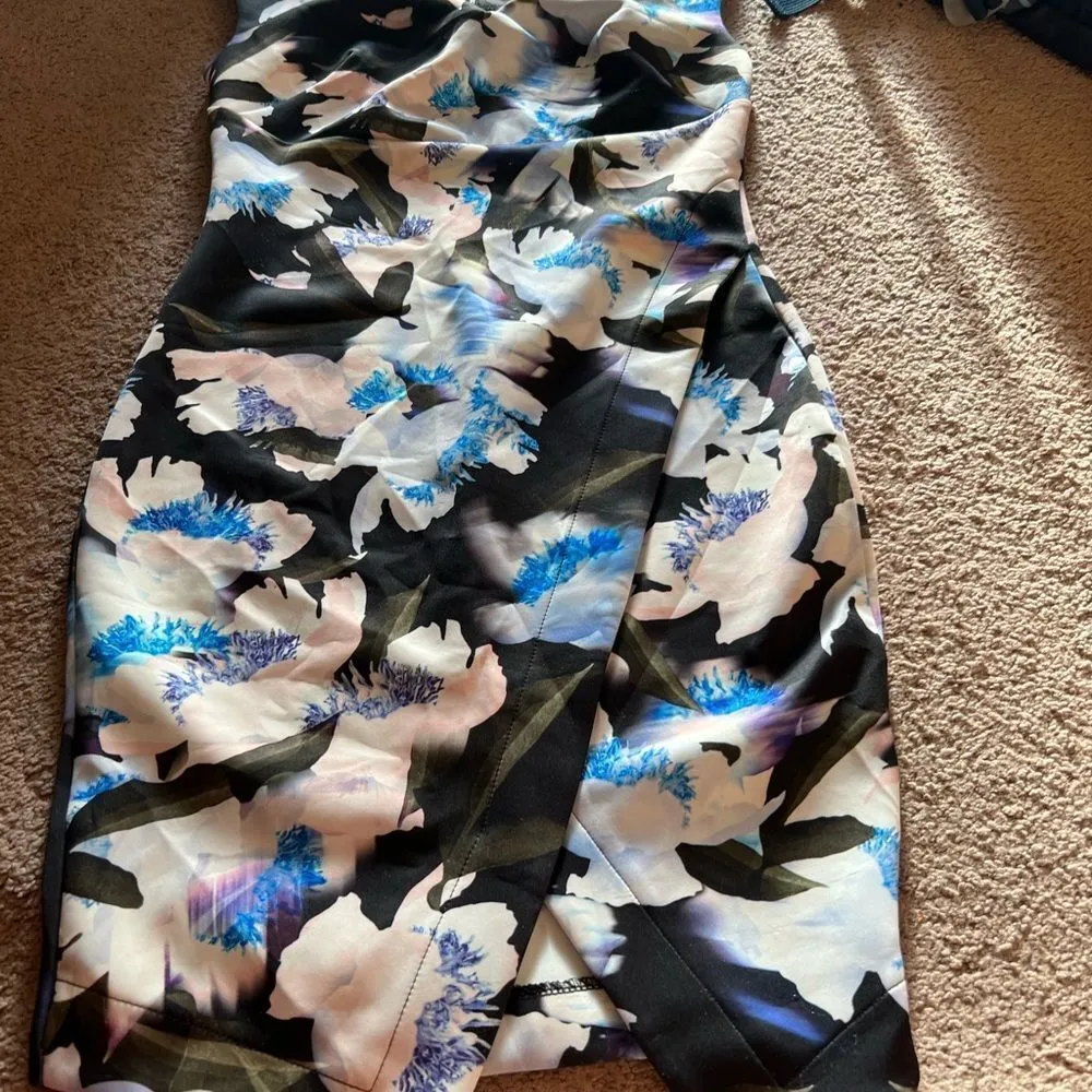 NWT bar III floral dress small - Image 4