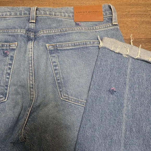 Lucky Brand Embroidered Floral High Rise Cropped Jeans Denim‎ Blue Size 6/28 - Image 3