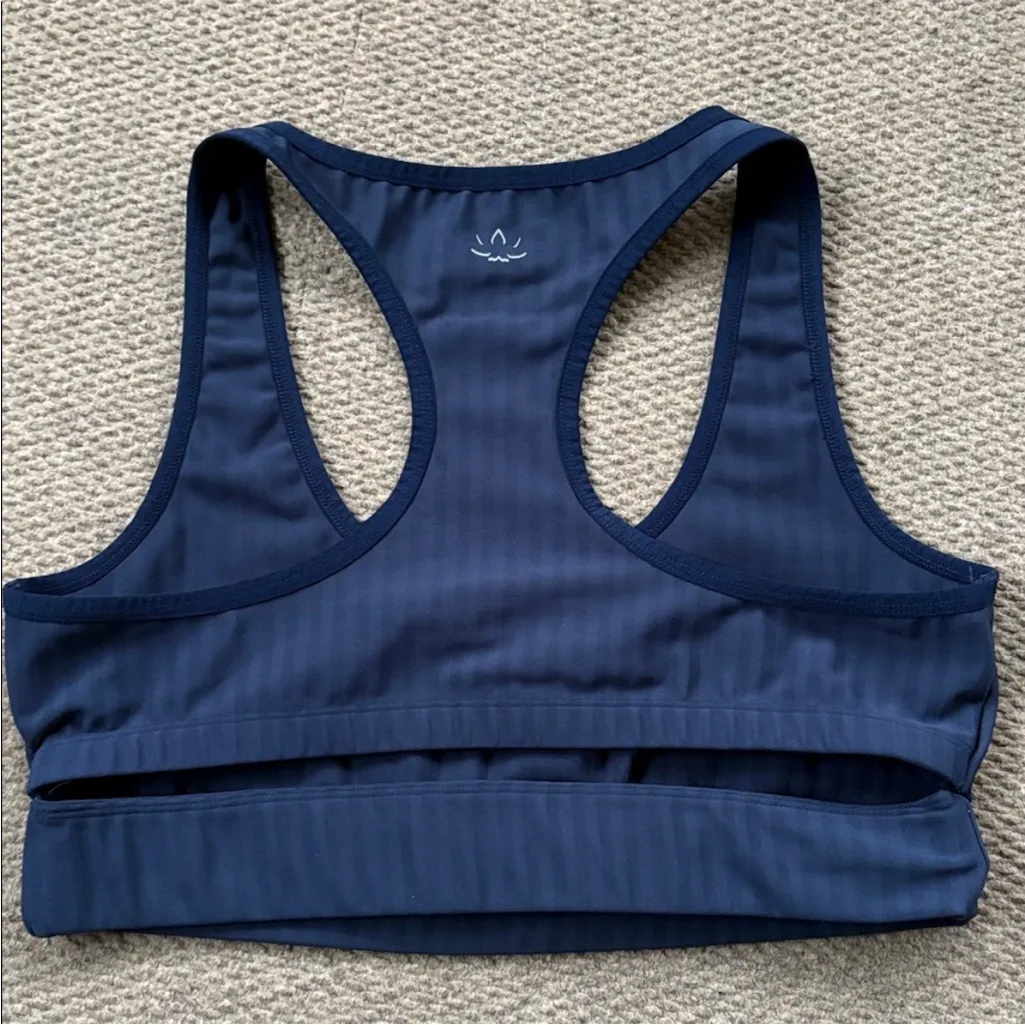 Like New Beyond Yoga Work It Over Long Line Sports Bra Navy Stripe XL Retail $70 - Image 10