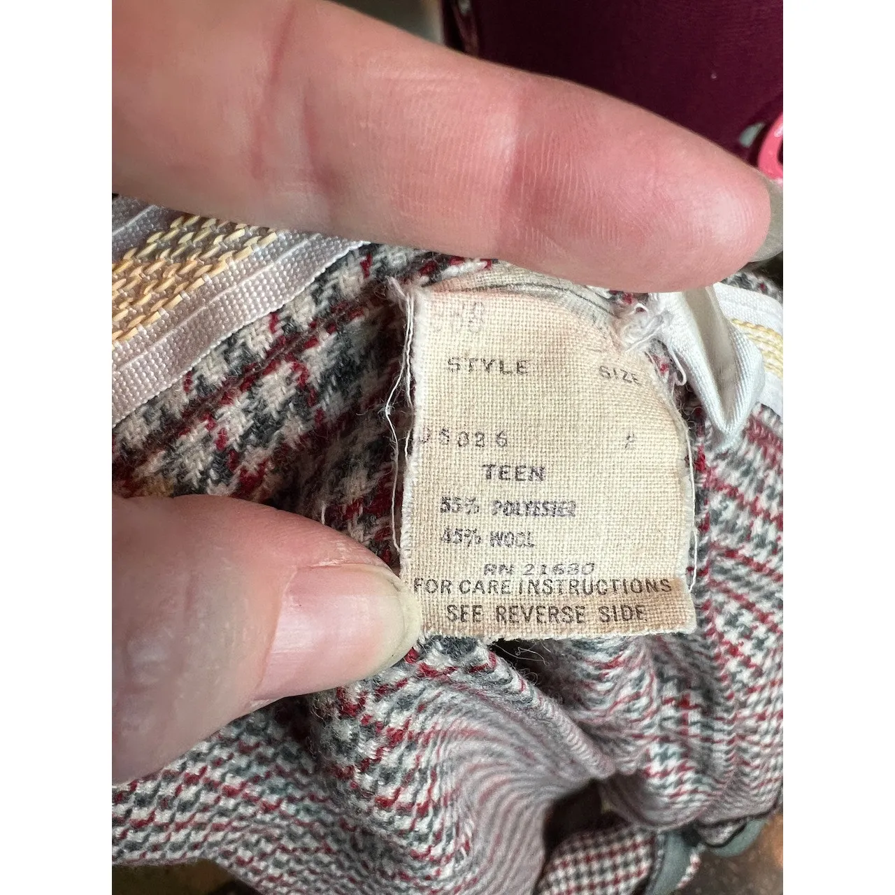 Skirt pleat front checked red green Size 2 - Image 9