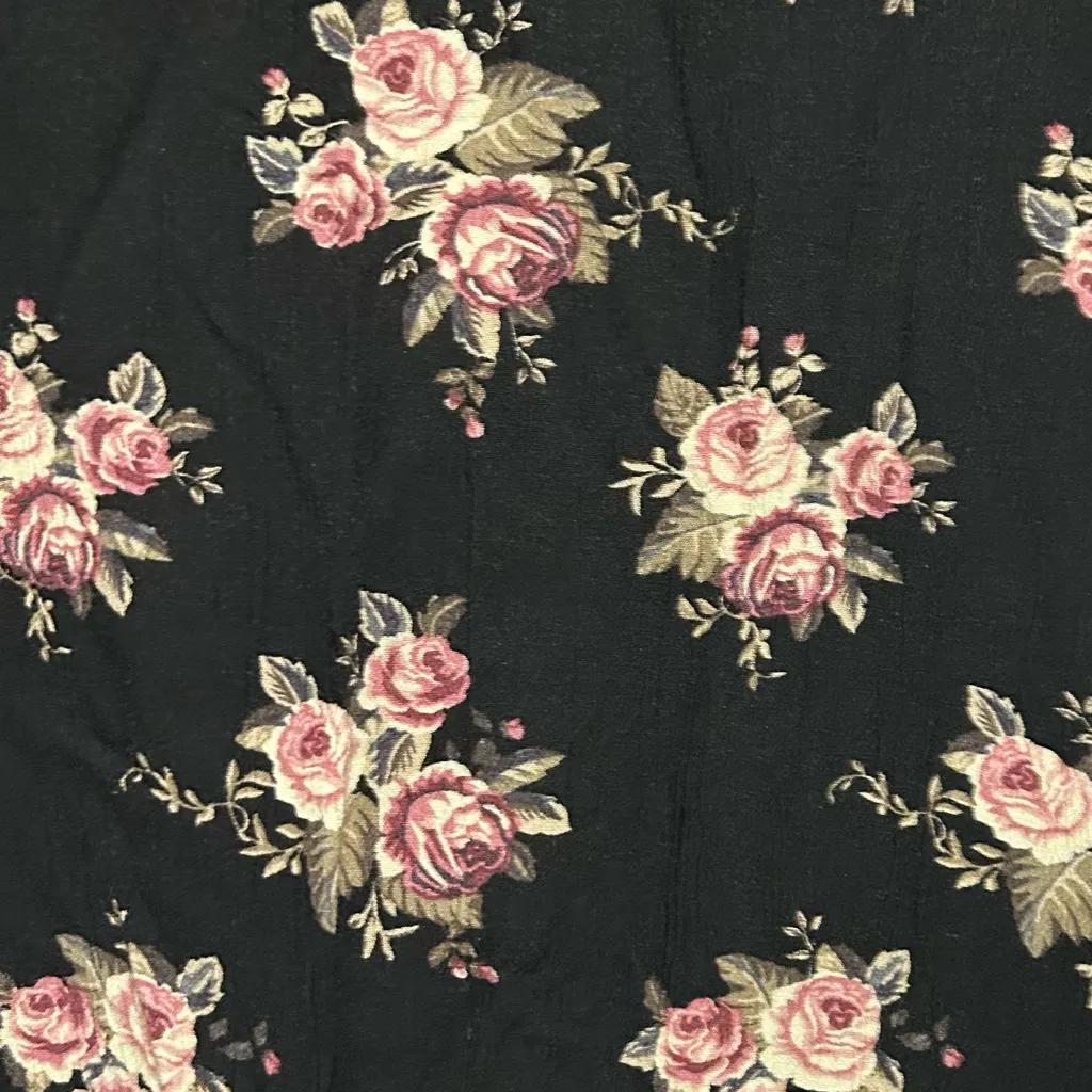 NWOT..American Eagle Outfitters Black Floral Boho Romper Medium - Image 10