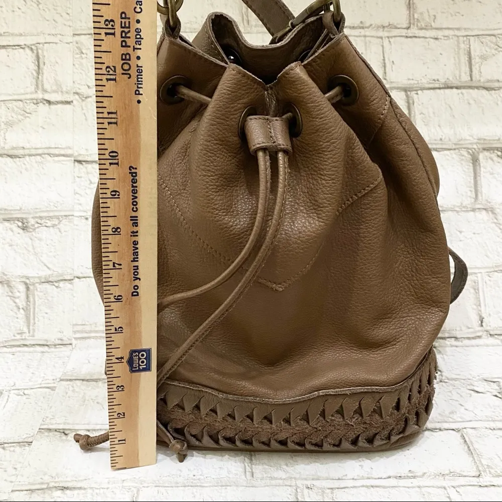 LIEBESKIND Berlin Debby Laser Taupe Nude Leather Drawstring Bucket Bag - Image 10