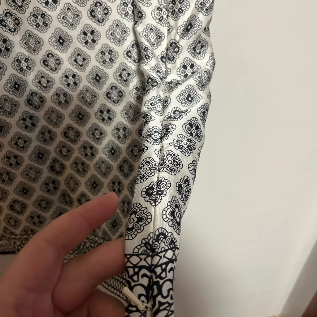 Talbots Monochrome Geometric Sleeveless Blouse - Image 3