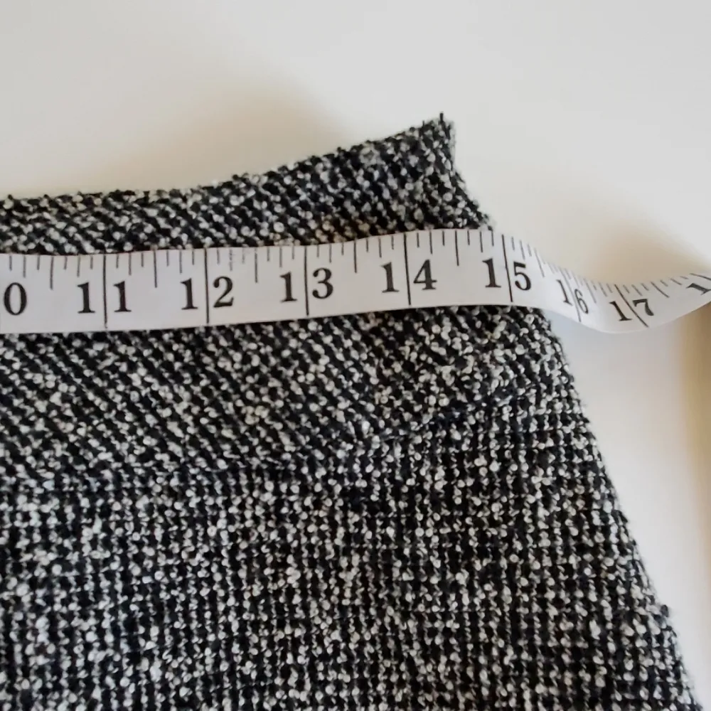 Emma James pencil skirt size 6 - Image 4