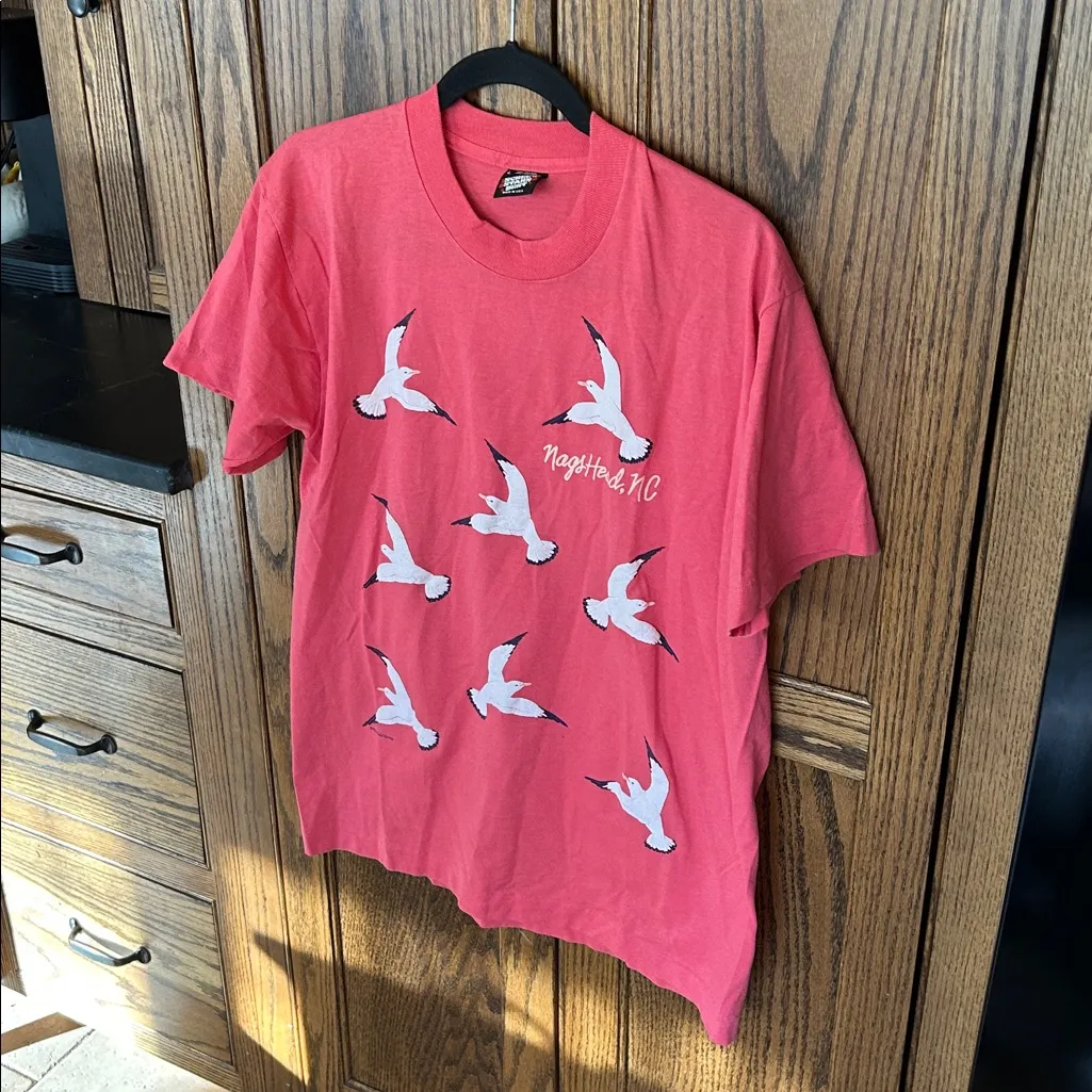 Vintage Nags Head, NC single stitch T shirt souvenir Pink Seagulls large - Image 2