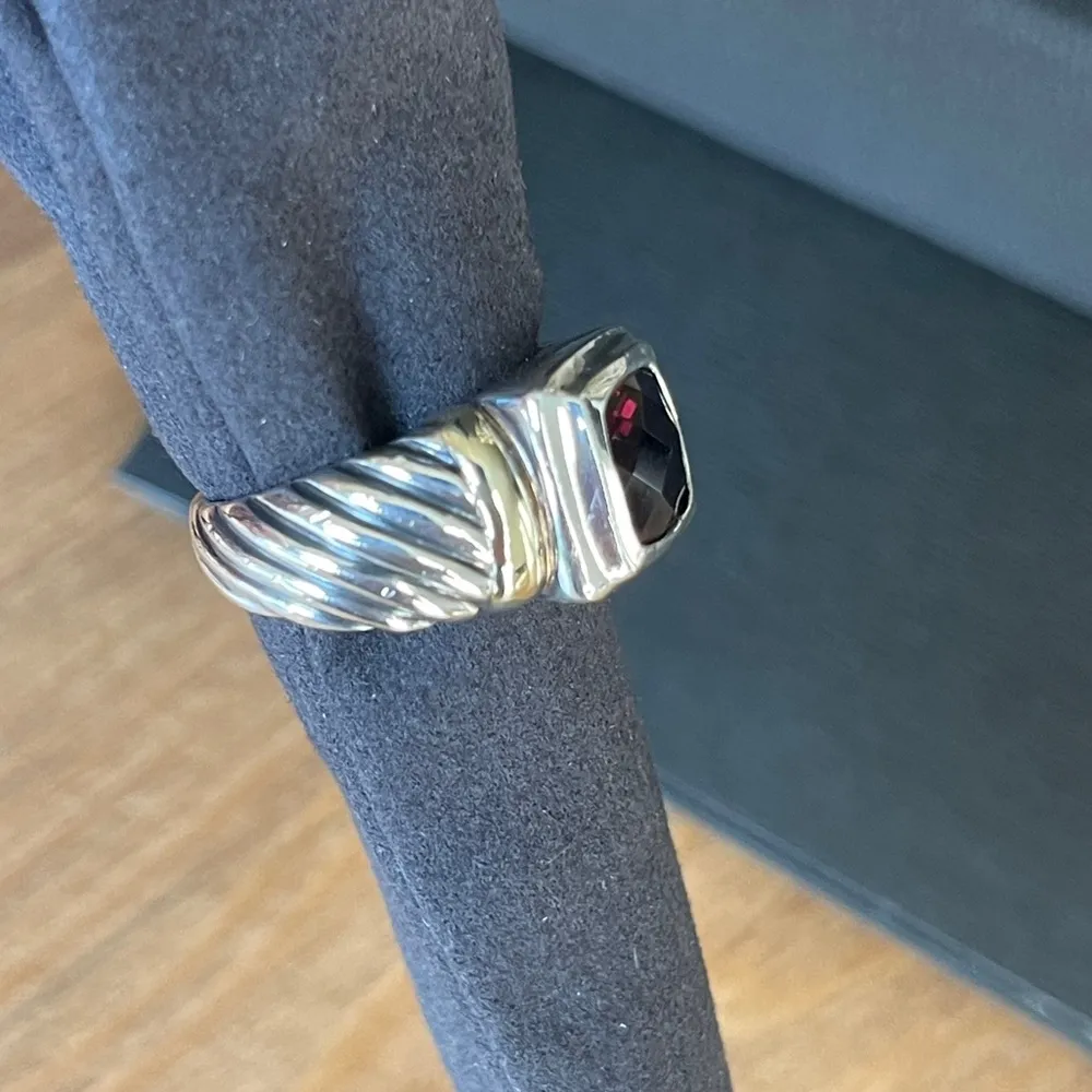 David Yurman Authentic  GARNET CLASSIC CABLE RING {Size 6} - Image 5