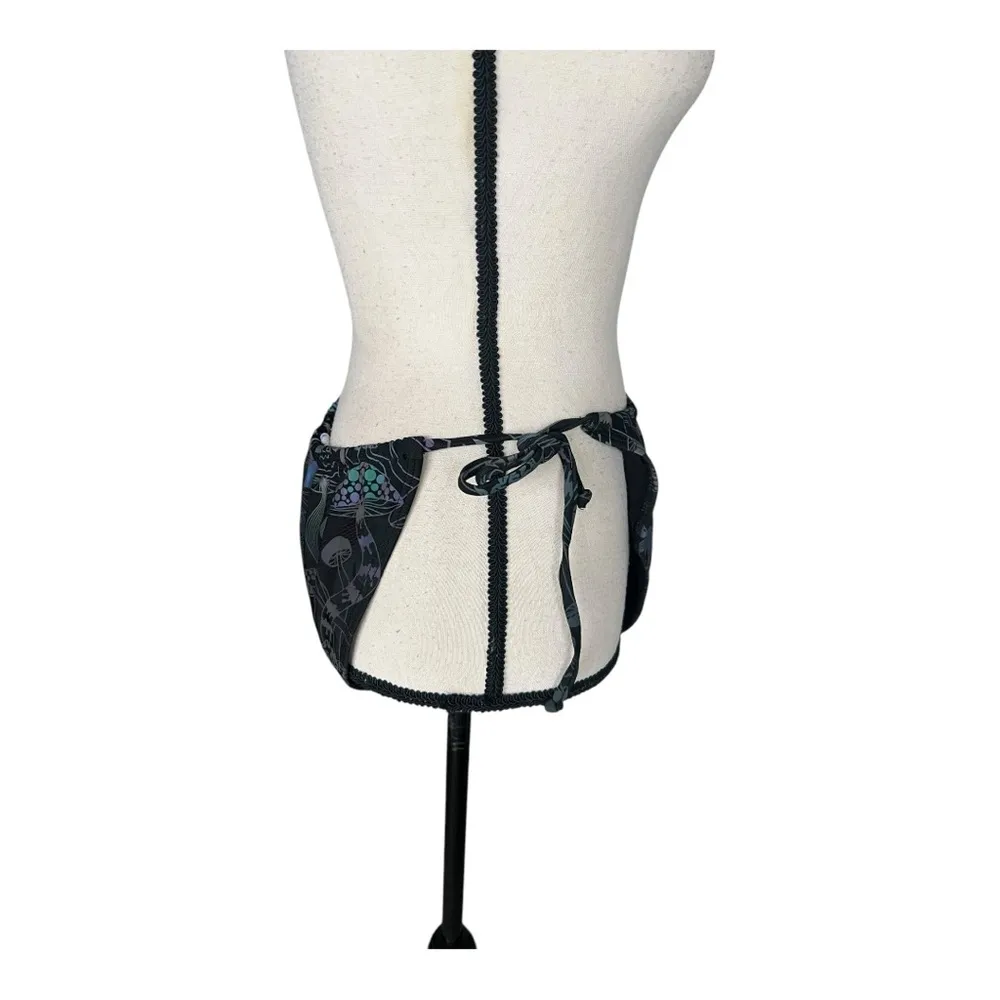 iHeartRaves  Black and Green Bikini Bottom Size XL - Image 3