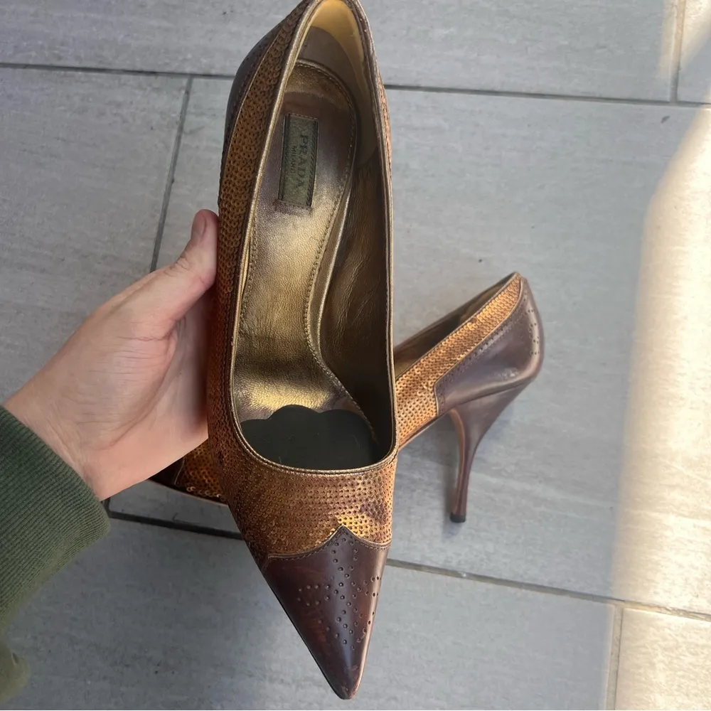 Vintage Prada Pointed Toe Sequin Gold Brown Leather Heels - Image 5