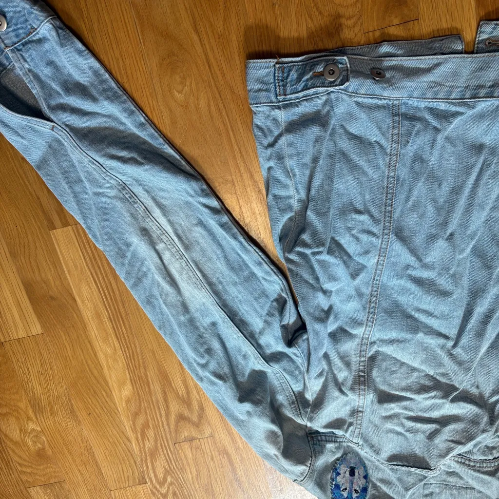 Jean Denim Jacket Y2K Wolf Patch Light Blue WashGrunge Punk Classic Basic Sz M/L Size M - Image 7