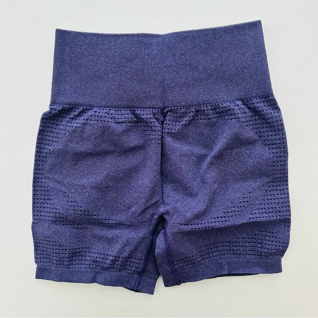 Gymshark Vital Seamless Shorts & Twist Front Bralette - Image 3