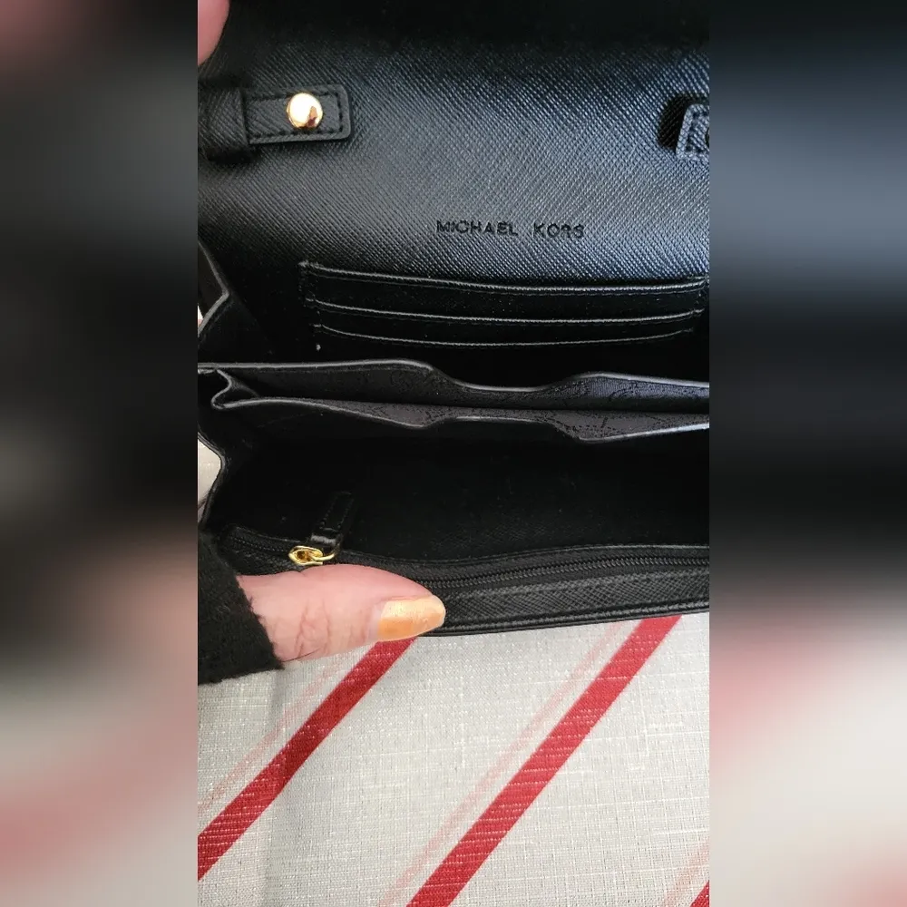 Michael Kors Jet Set Travel  Envelope Crossbody Bag - Image 8