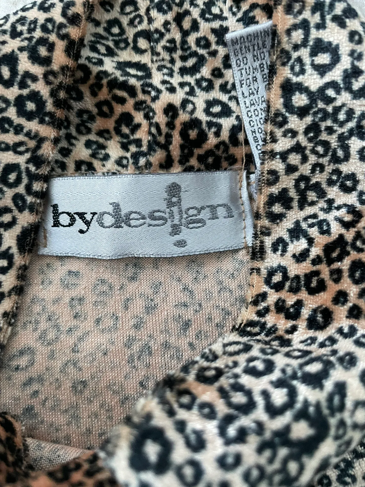 Vintage By Design Mock Neck Velour Leopard Print Short Sleeve Top Multi - Image 4