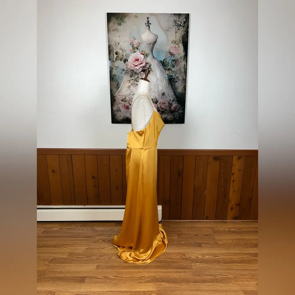 Gorgeous New Dessy Collection NYC Gold Maxi Dress! Size 16 - Image 4