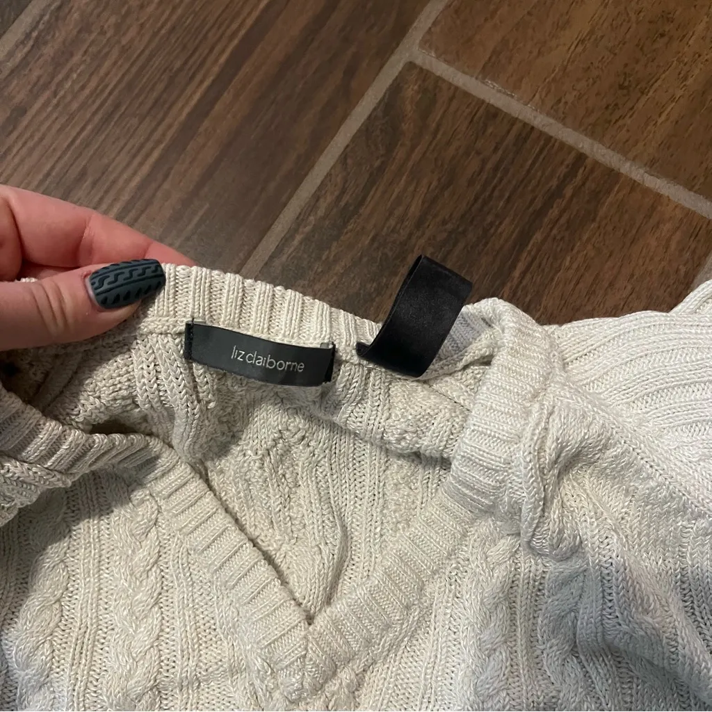 Oat Liz Claiborne sweater size L - Image 3