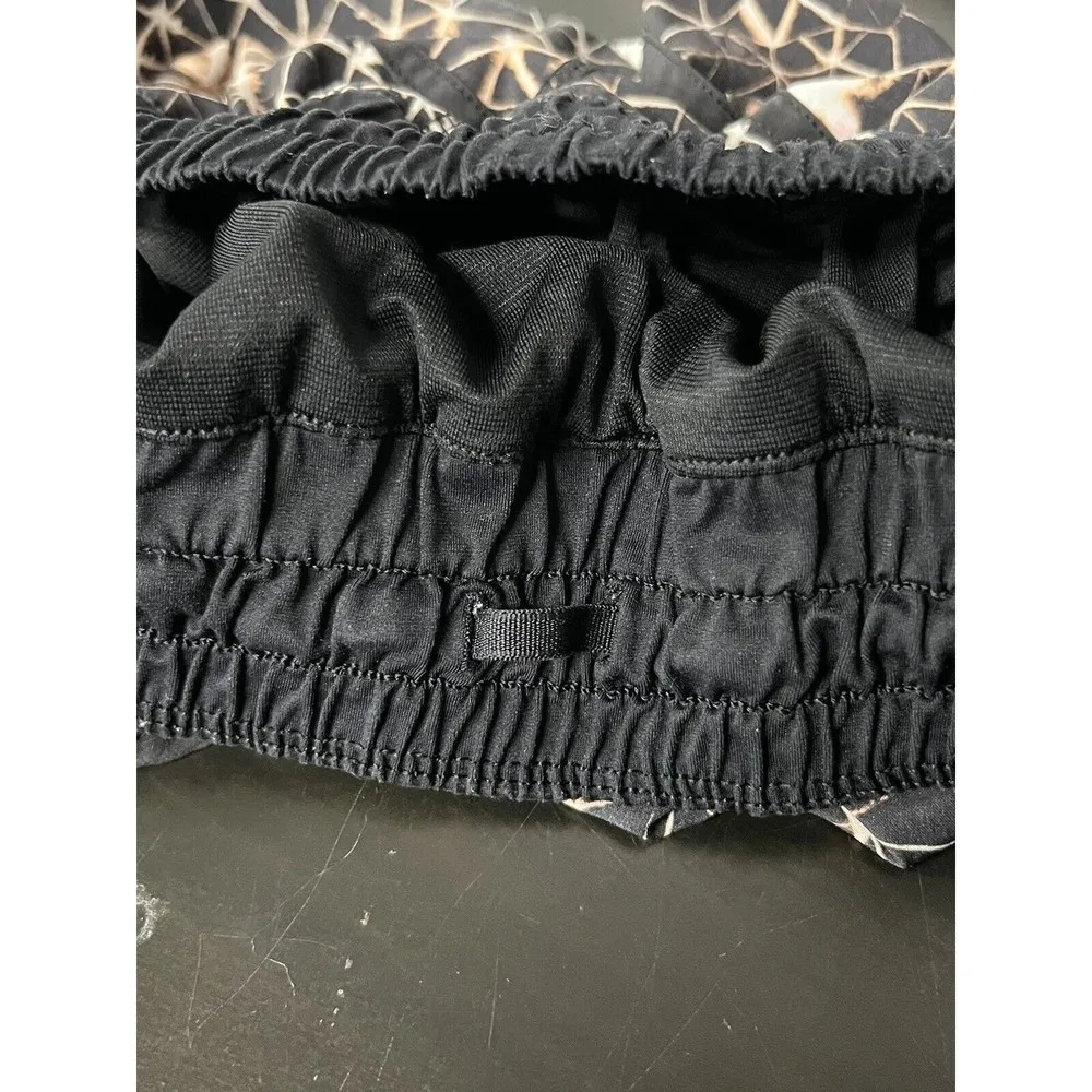 Lululemon Tracker Short III  - Star Crushed Multi Black / Size 6 - Image 6