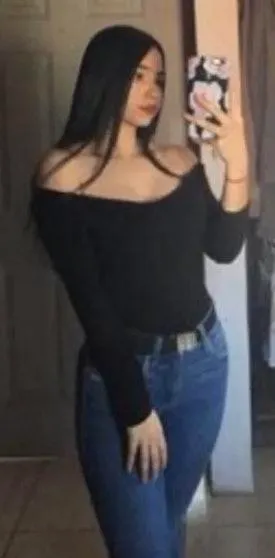 Off Shoulder Fitted Solid Black Top - Image 4