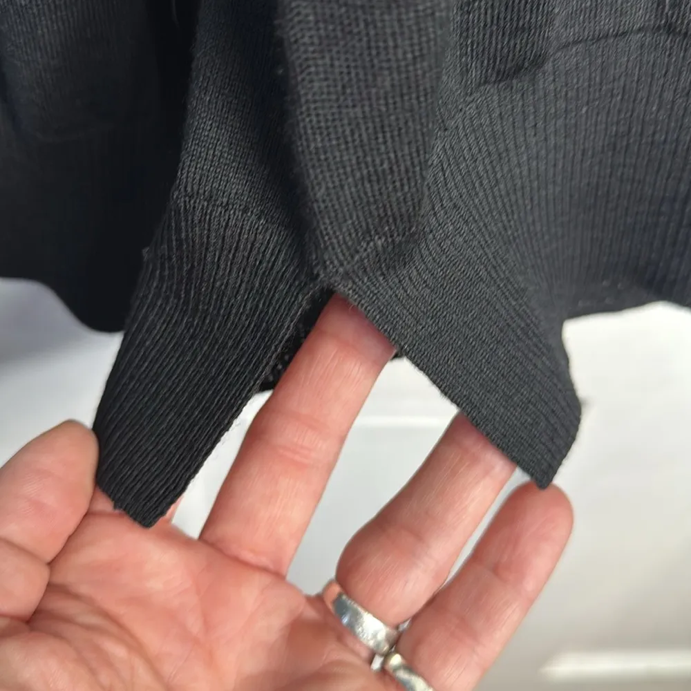 Tory Burch 100% Merino Wool Madeline Relaxed Button V-neck Cardigan W1048 Sz M - Image 5