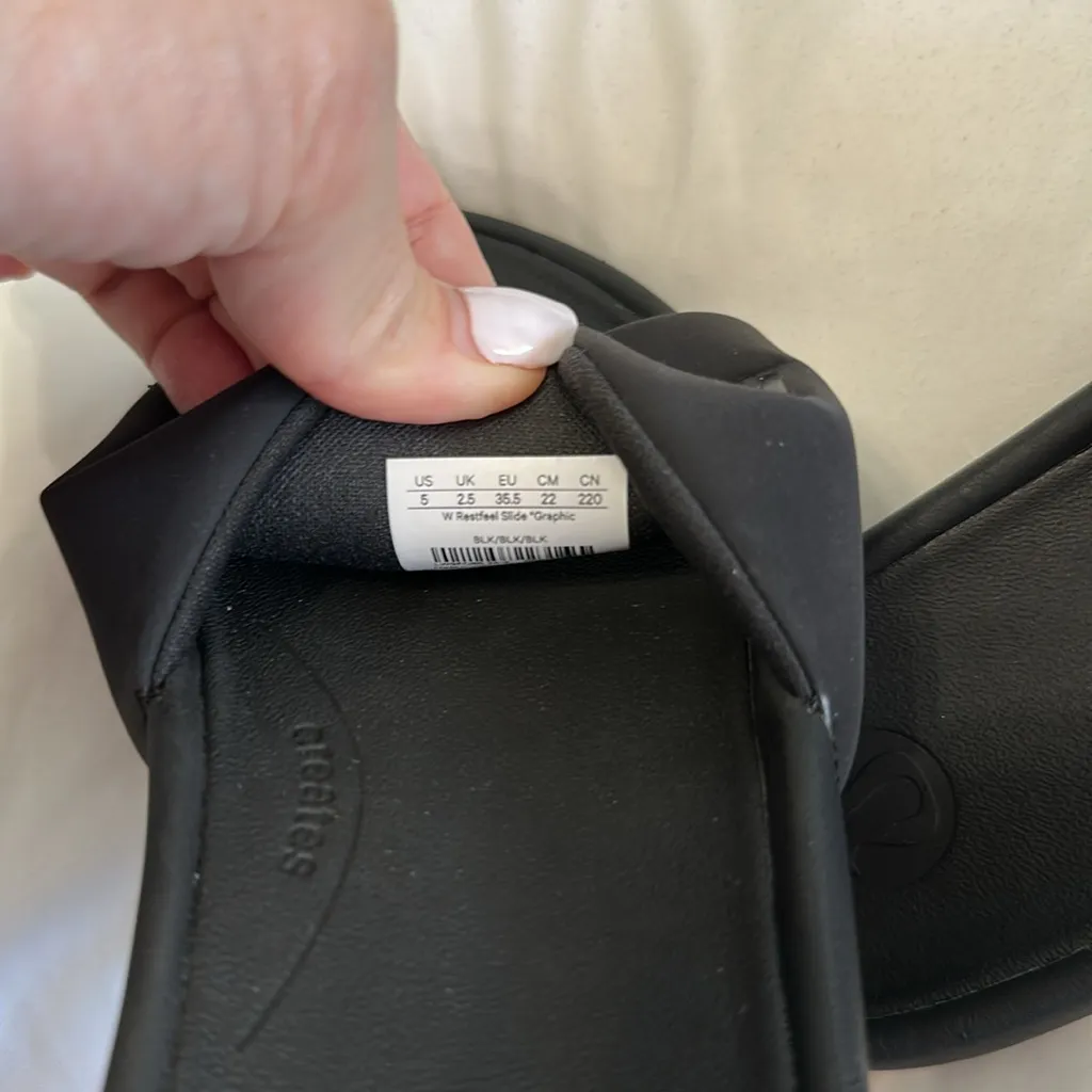 Lululemon  slides -size 4 - Image 3