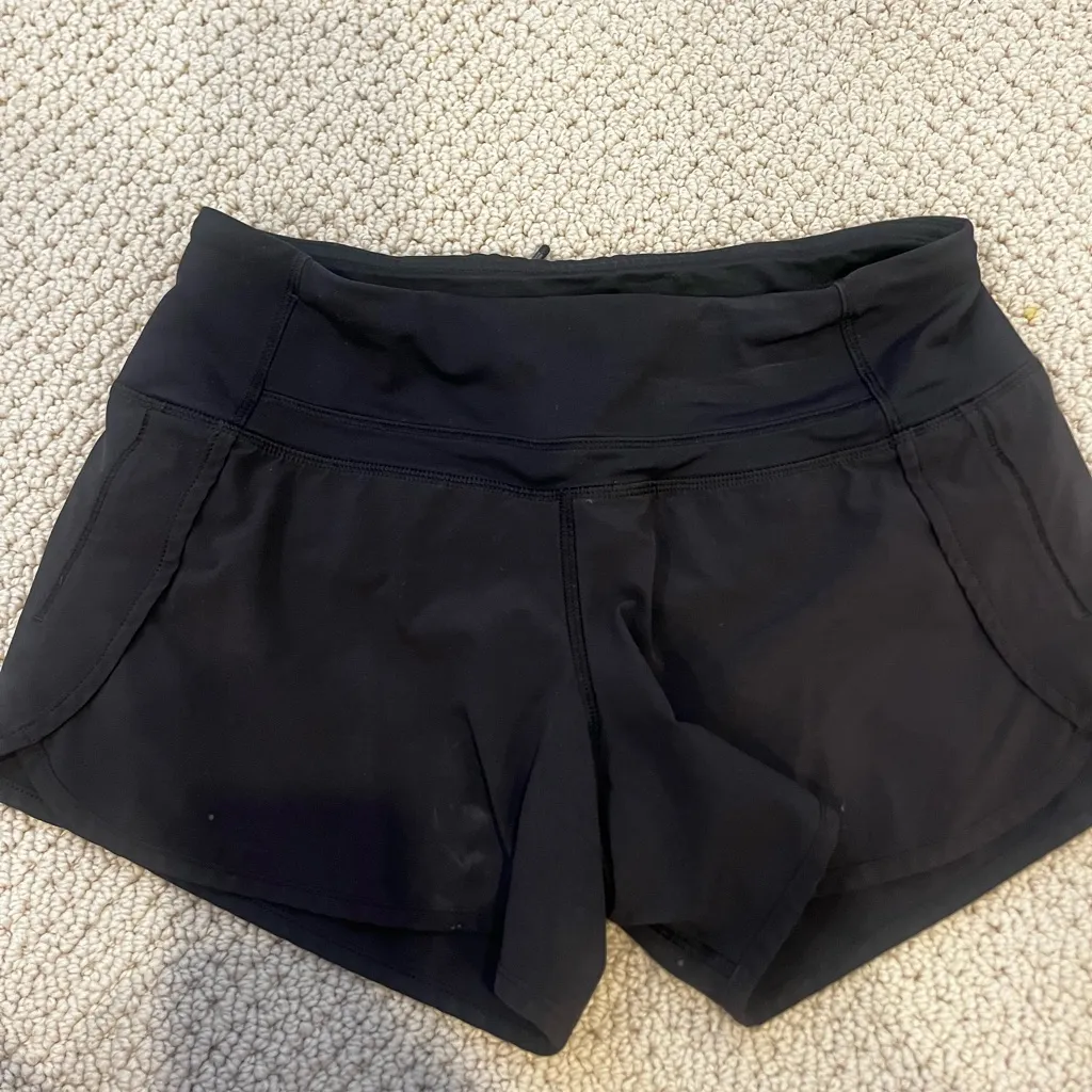 Lululemon Speed Up Shorts 4” Black size 4 - Image 4