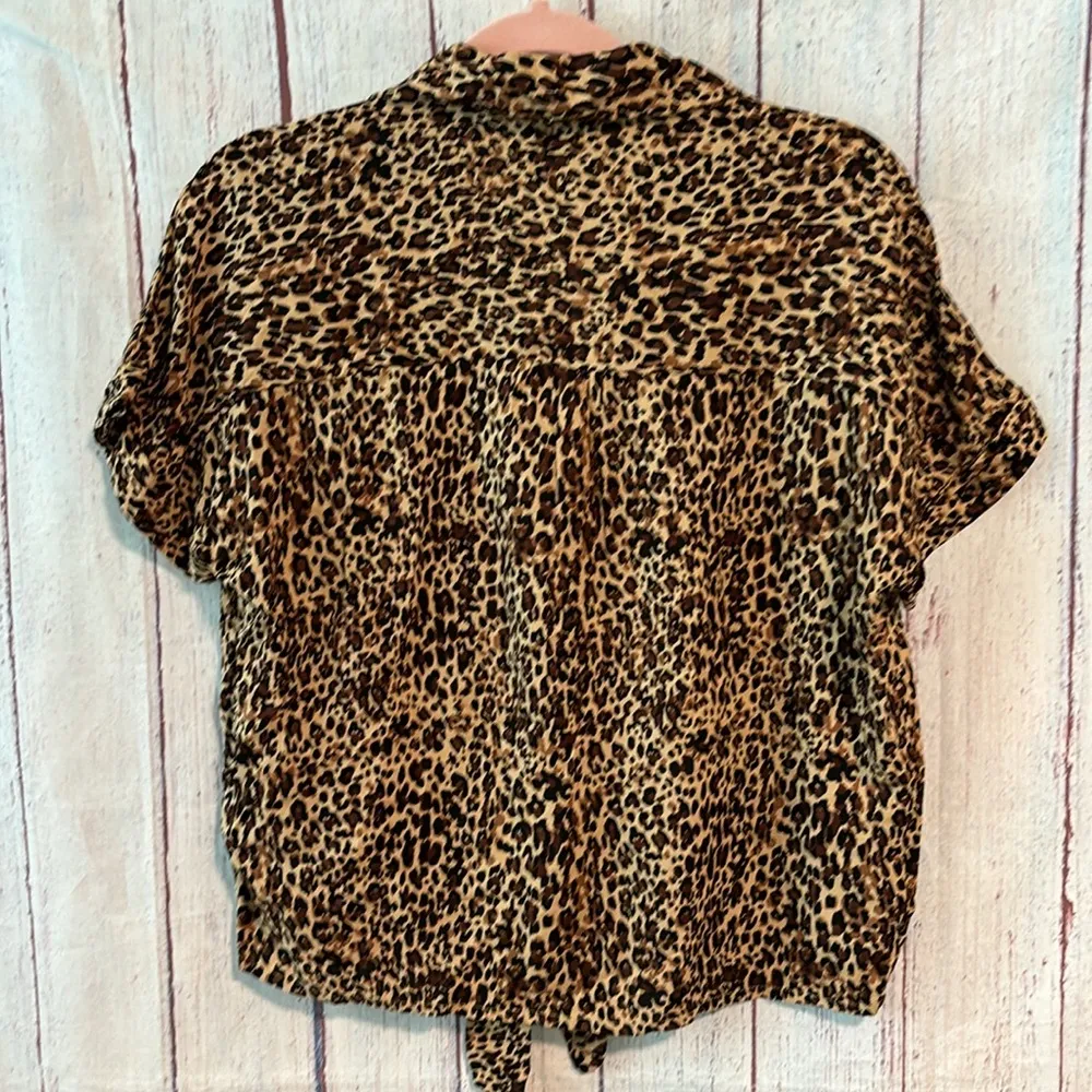 NWT Beachlunchlounge Rae Tie Front Camp Shirt - Image 8