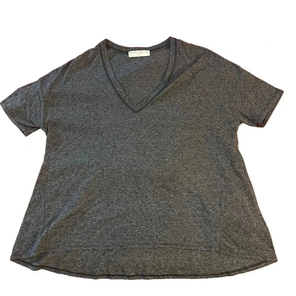 Urban Outfitters ?Oversized V Neck‎ Grey Tee Size Medium - Image 2