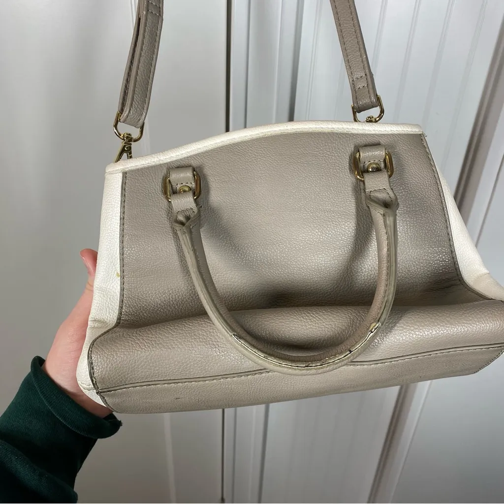 Betsy Johnson Bow Satchel with crossbody‎ strap - Image 3