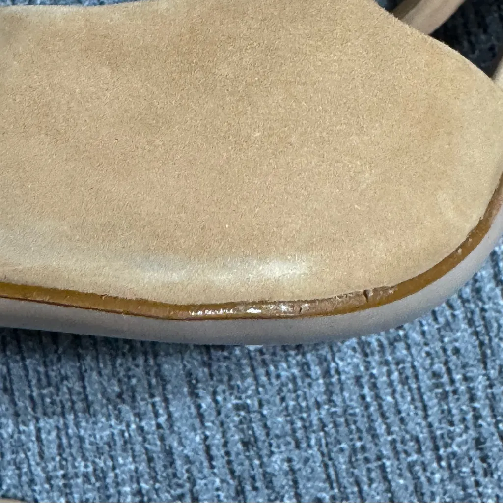 Schutz Boris Nubuck Pump - Image 10