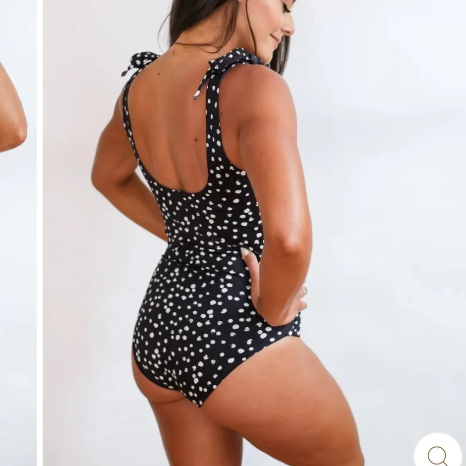 Movemama One Piece Tie Shoulder Breastfeeding Swimsuit in Painted Dot Size Large Black - Image 3