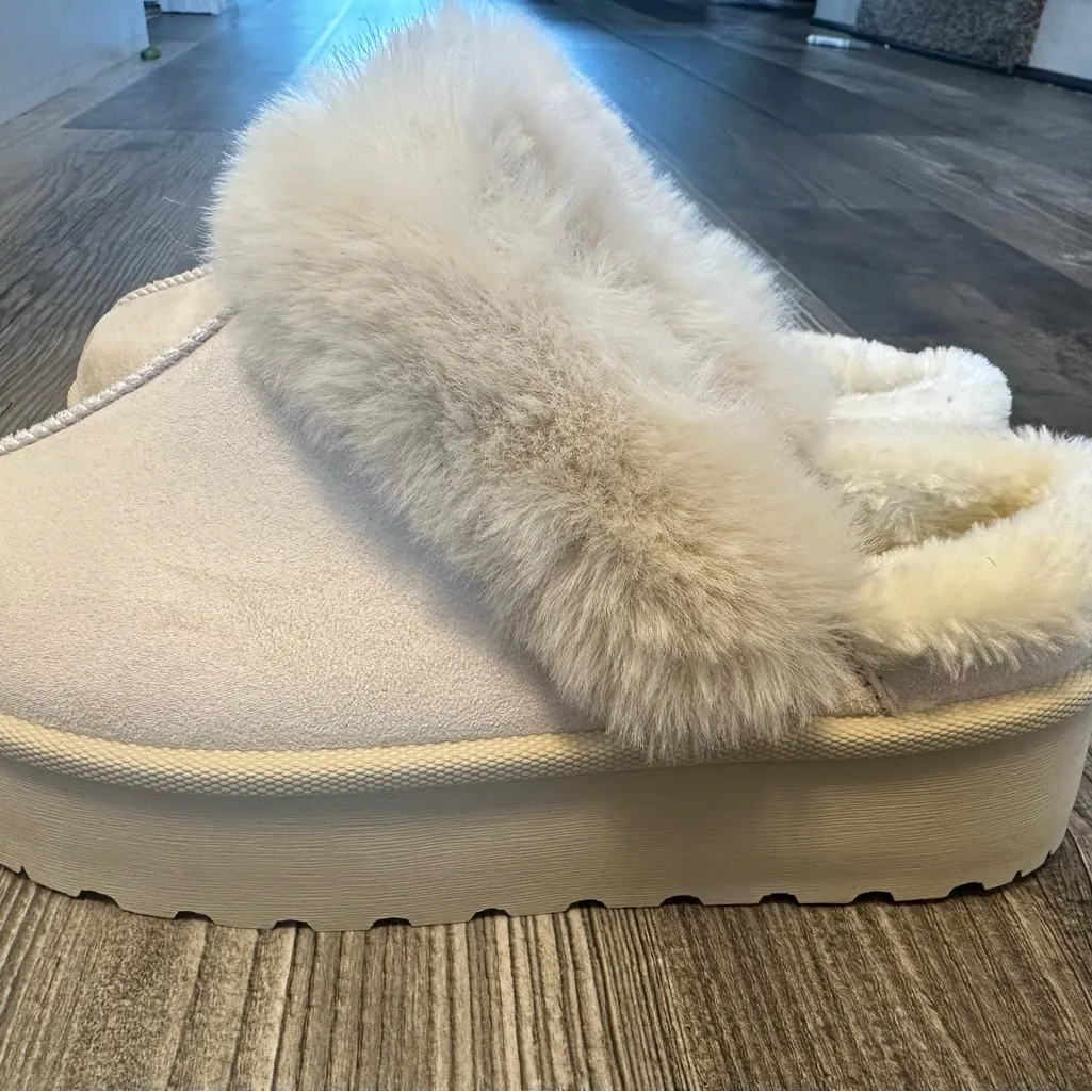 Glaze  Cream Plush Fur Slippers - Image 2