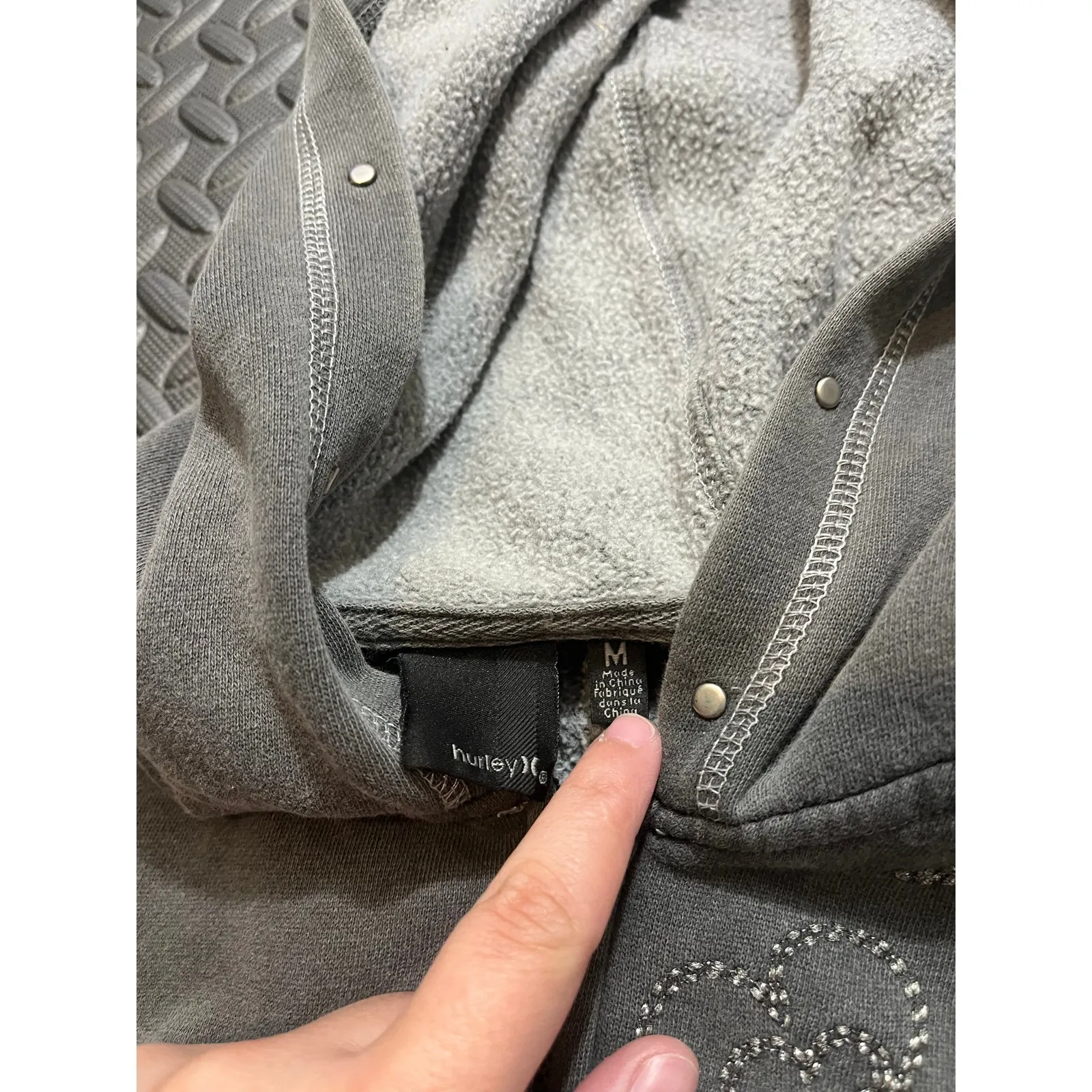 Vintage Y2K Hurley Skater Grunge Gray Hoodie Studded Emrbroidered‎ Womens Medium - Image 5