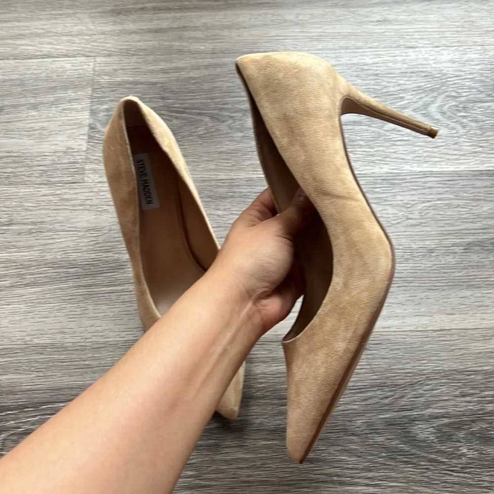 Steve Madden Suede Neutral Pumps Size 11 - Image 4