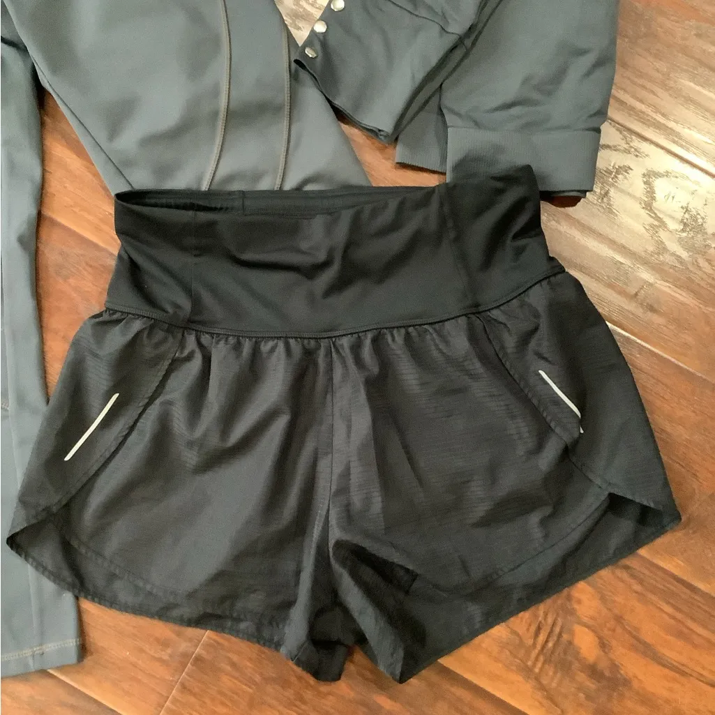 Leggings and shorts bundle 🌸 Gray Size M - Image 6