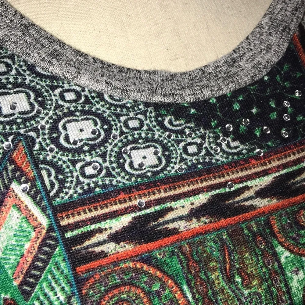 N. D. Weekend Aztec geometric print top rhinestone Green Size L - Image 5