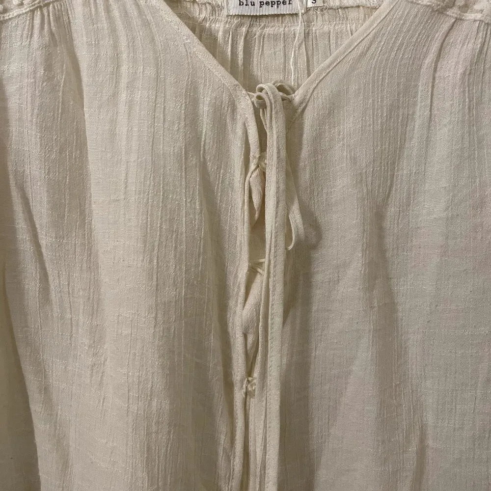 Blu Pepper white lace vneck blouse 3/4 sleeve top lightweight summer formal - Image 4