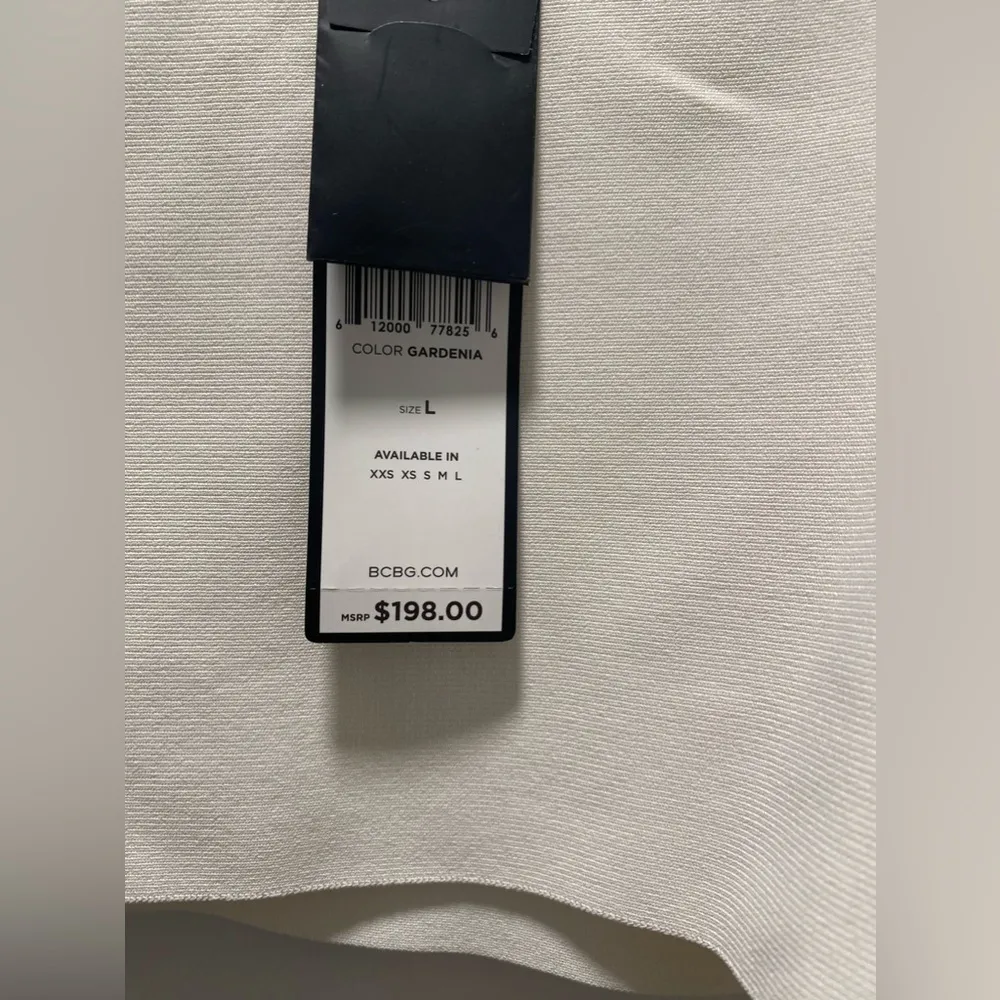 New BCBGMaxAzria Off White Crop Top - Image 3